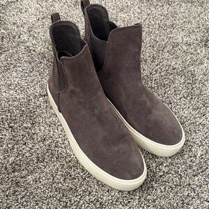 UGG suede boots size 8.5